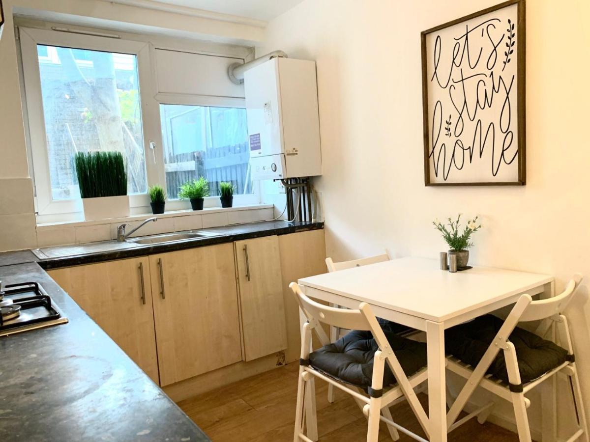 Private Bedrooms In A Flat! Home Away From Home! Shared Bathroom London Ngoại thất bức ảnh